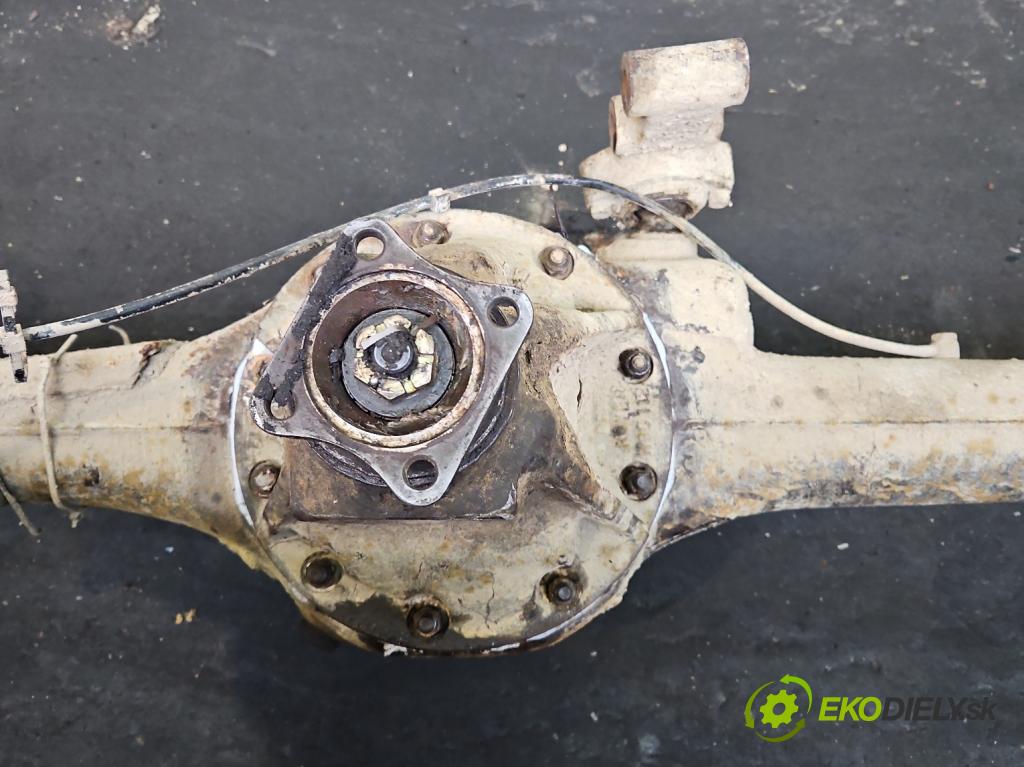 Land rover Discovery I 1989-1998 2.5 TD 113 HP manual 83 kW 2497 cm3 3- Most: zadní: