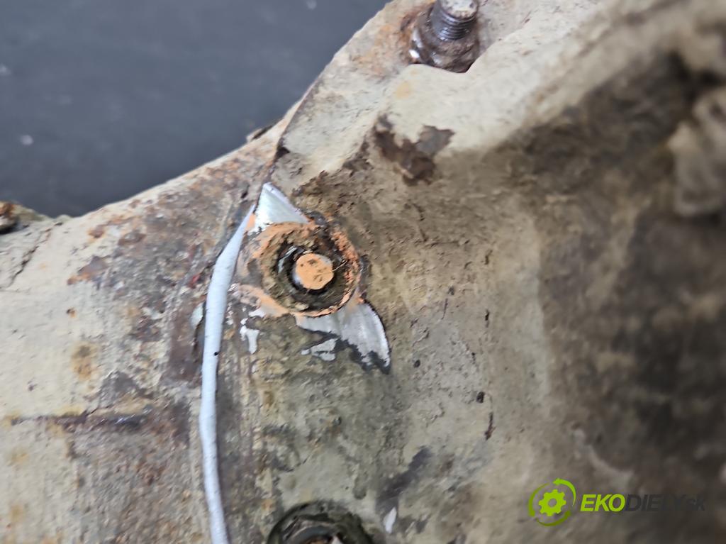 Land rover Discovery I 1989-1998 2.5 TD 113 HP manual 83 kW 2497 cm3 3- Most: zadní: