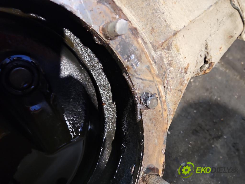 Land rover Discovery I 1989-1998 2.5 TD 113 HP manual 83 kW 2497 cm3 3- Most: zadní: