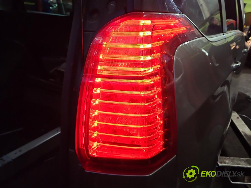 Peugeot 5008 I 2009-2017 1.6 hdi 111KM manual 82 kW 1560 cm3 5- svetlo / reflektor zadné pravé  (Kľučka dverí ostatné)