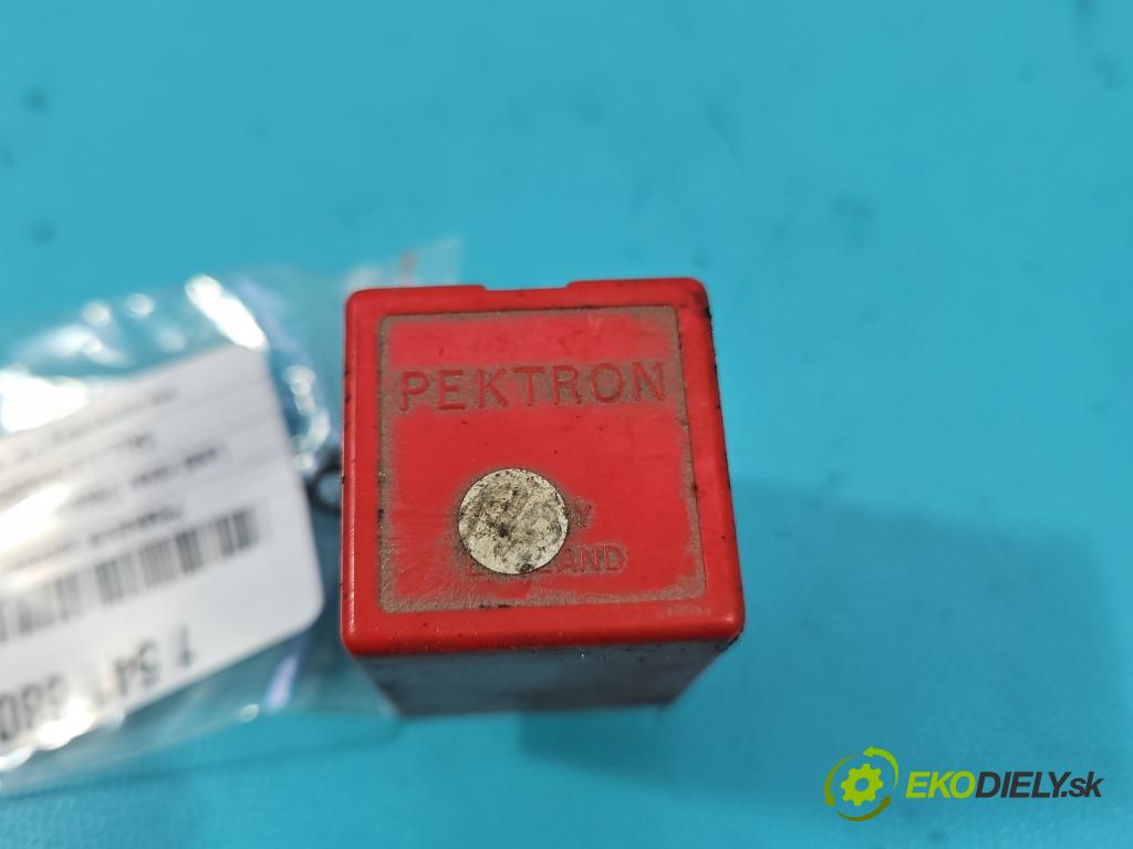 Land rover Discovery I 1989-1998 2.5 TD 113 HP manual 83 kW 2497 cm3 3- Relé: ostatné YWC10152