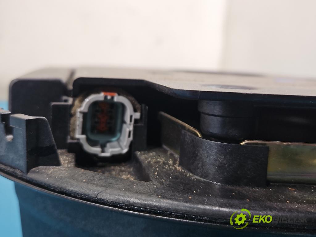 Nissan Murano Z50 2003-2008 3.5 V6 234KM automatic 172 kW 3498 cm3 5- Subwoofer: 28170-CA10A (Audio zariadenie)