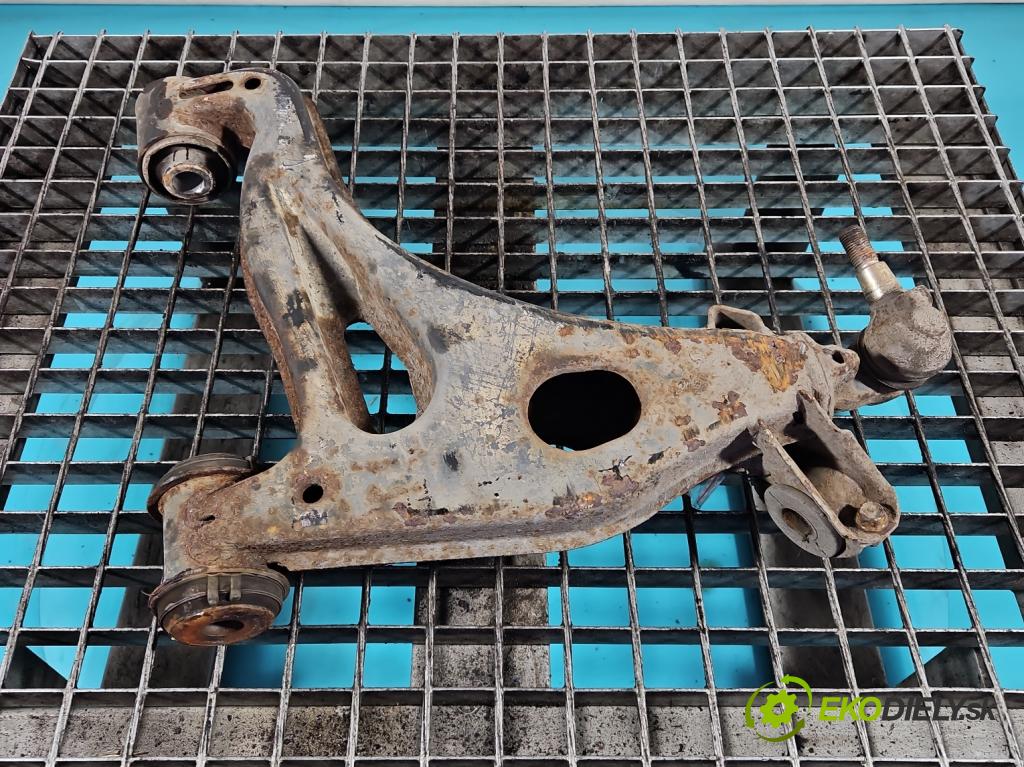 Mercedes C W202 1993-2001 1.8 122 HP manual 90 kW 1799 cm3 4- predné pravý  (Kľučka dverí ostatné)