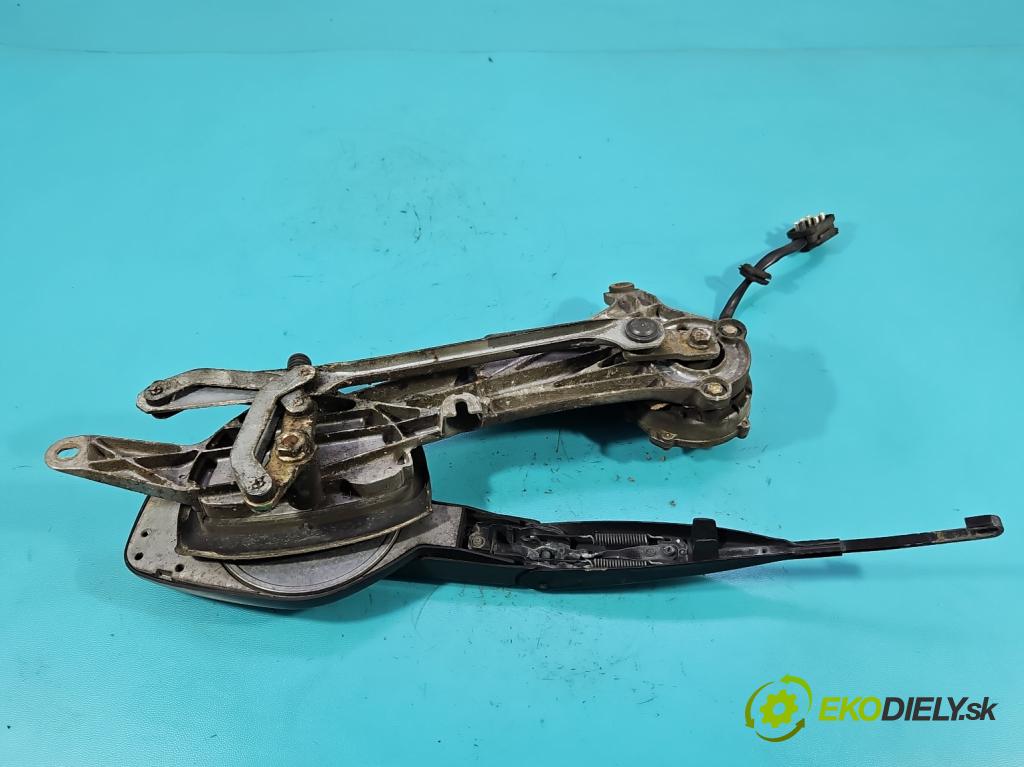 Mercedes C W202 1993-2001 1.8 122 HP manual 90 kW 1799 cm3 4- motor stieračov predné 2028205342