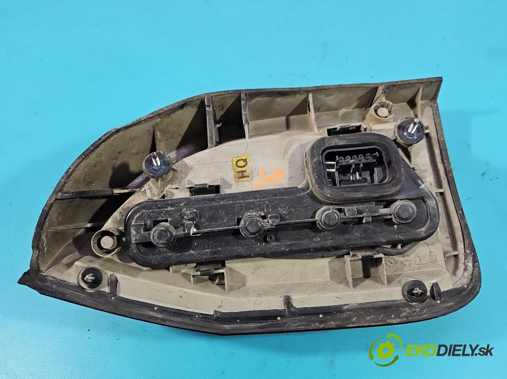Opel Zafira A 1999-2005 2.0 dti 101 HP manual 74 kW 1995 cm3 5- svetlo / reflektor zadné pravé (Kľučka dverí ostatné)