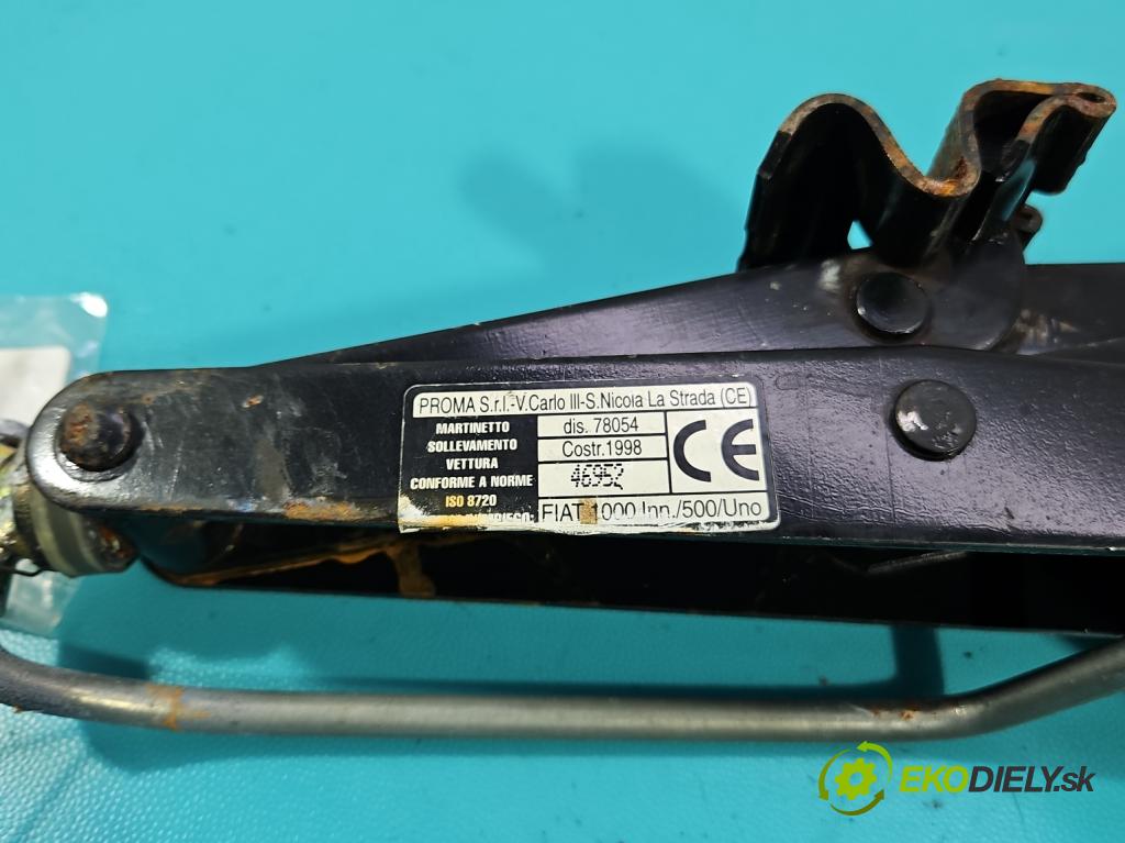 Fiat Uno 0.9 39 hp manual 29 kW 899 cm3 3- mechanismus stahování automobilový