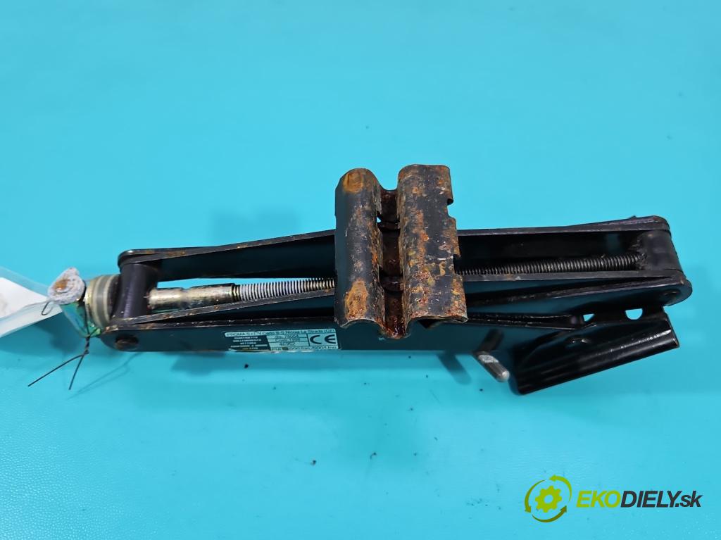 Fiat Uno 0.9 39 hp manual 29 kW 899 cm3 3- mechanismus stahování automobilový