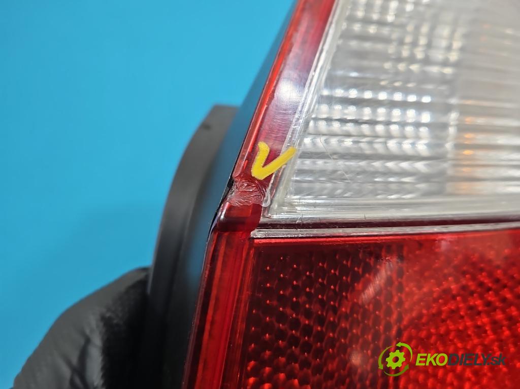 Audi A4 B6 2000-2004 2.0 20v 131 HP manual 96 kW 1984 cm3 4- svetlo / reflektor zadné pravé 8E0945096 (Kľučka dverí ostatné)