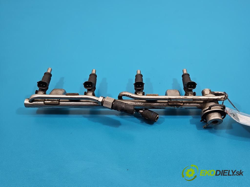 Audi A4 B6 2000-2004 2.0 20v 131 HP manual 96 kW 1984 cm3 4- vstrek 06B133551T (Vstrekovač paliva)