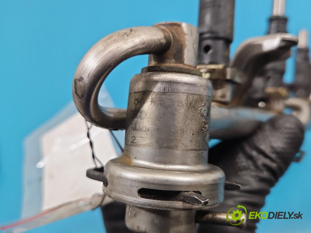 Audi A4 B6 2000-2004 2.0 20v 131 HP manual 96 kW 1984 cm3 4- vstrek 06B133551T (Vstrekovač paliva)