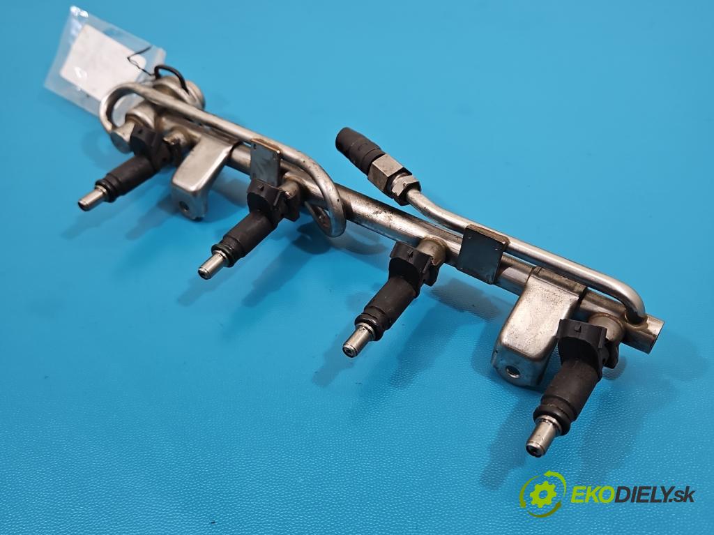 Audi A4 B6 2000-2004 2.0 20v 131 HP manual 96 kW 1984 cm3 4- vstrek 06B133551T (Vstrekovač paliva)