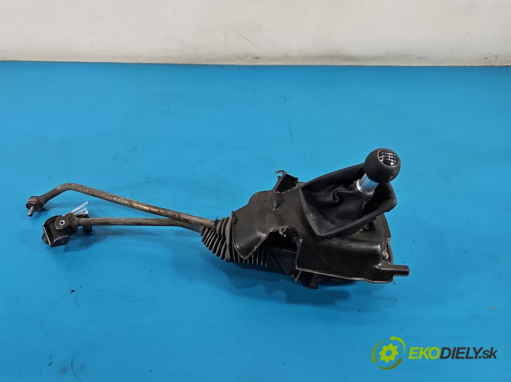 Audi A4 B6 2000-2004 2.0 20v 131 HP manual 96 kW 1984 cm3 4- Páka: Změny: stupeň,rýchlosť 8E0711025 (Rýchlostná páka (kulisa))