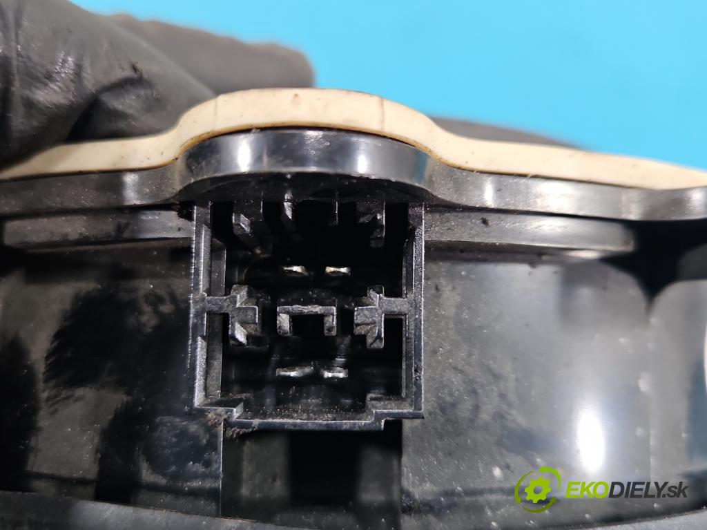 Audi A4 B6 2000-2004 2.0 20v 131 HP manual 96 kW 1984 cm3 4- reproduktory komplet 8E0035411
