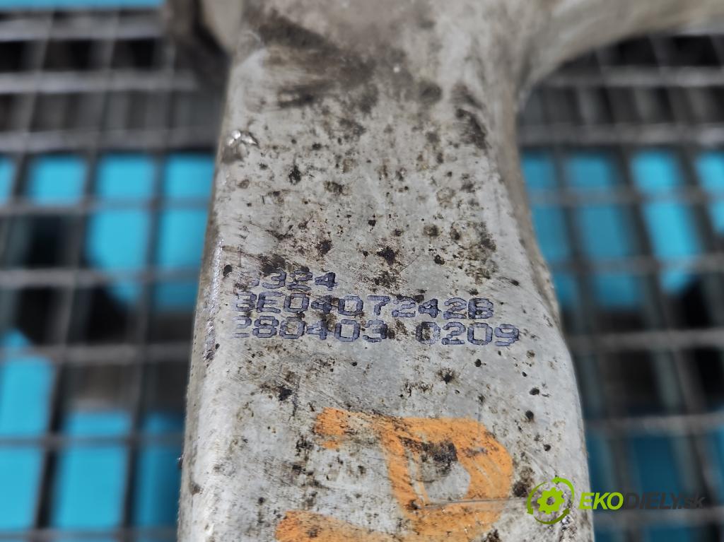 Audi A4 B6 2000-2004 2.0 20v 131 hp manual 96 kW 1984 cm3 4- náboj pravé 8E0407242B (Náboj kola)