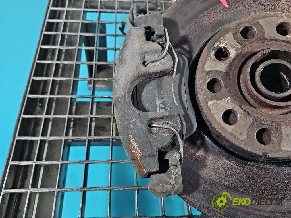 Audi A4 B6 2000-2004 2.0 20v 131 HP manual 96 kW 1984 cm3 4- brzdič predné pravý  (Kľučka dverí ostatné)