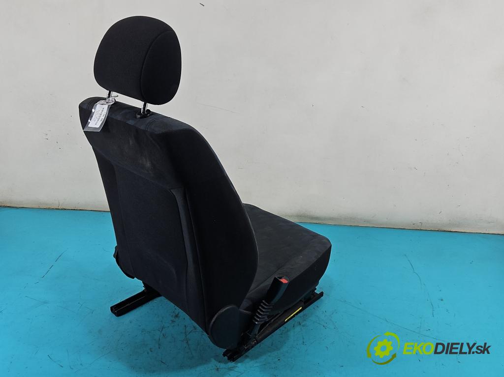 Opel Astra II 1998-2009 1.6 8V 84KM manual 62 kW 1598 cm3 5- Sedačka ľavý  (Sedadlo)