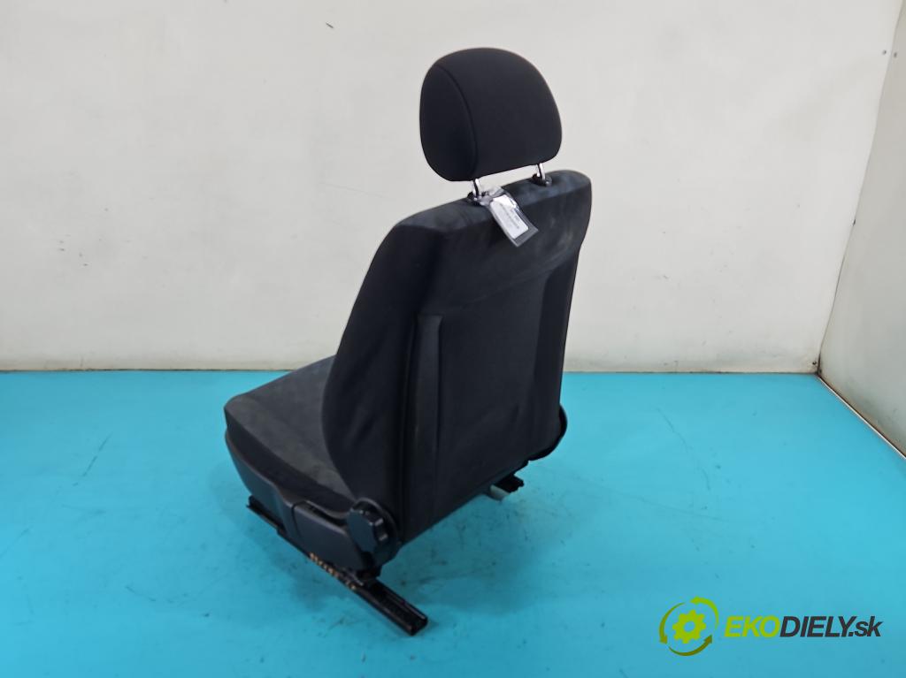 Opel Astra II 1998-2009 1.6 8V 84KM manual 62 kW 1598 cm3 5- Sedačka ľavý  (Sedadlo)