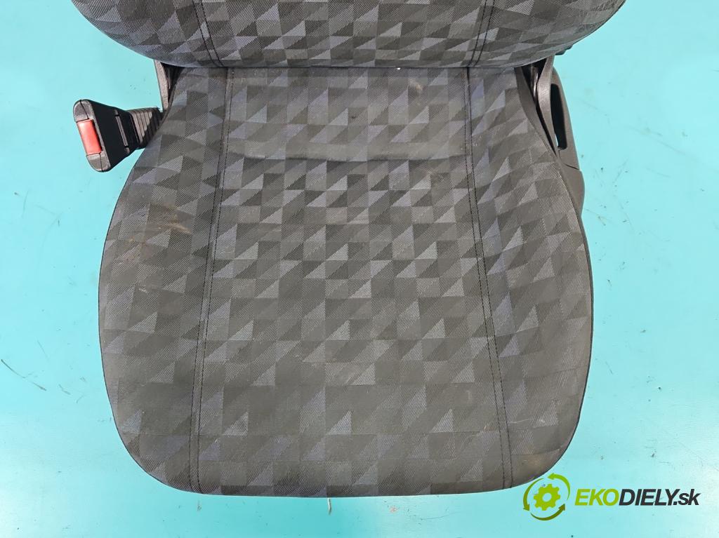 Opel Astra II 1998-2009 1.6 8V 84KM manual 62 kW 1598 cm3 5- Sedačka ľavý  (Sedadlo)