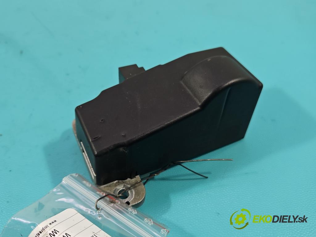 Vw Passat B6 2005-2010 2.0 tdi 140 HP automatic 103 kW 1968 cm3 4- Blokáda: řízení: 3C0905861C (Riadenie ostatné)