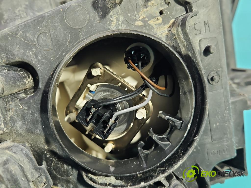 Renault Scenic III 2009-2016 1.5 dci 95 HP manual 70 kW 1461 cm3 5- Reflektor: pravý 89902925 (Svetlo predné pravé)