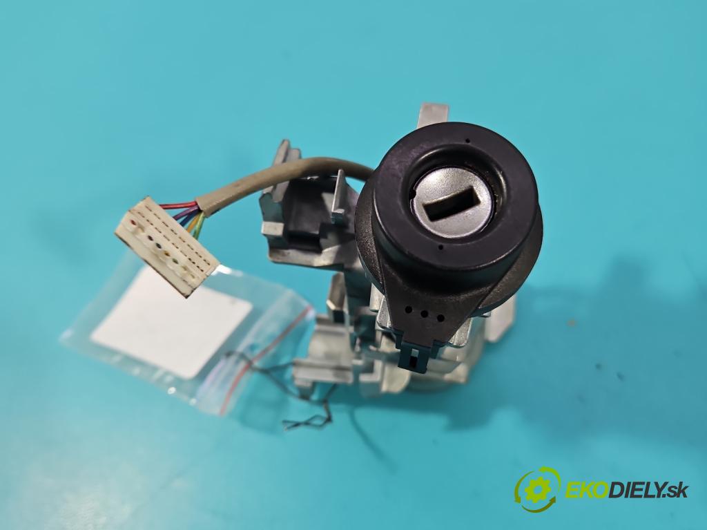 Skoda Octavia III 2013- 2.0 tdi 150 HP manual 110 kW 1968 cm3 5- Spínačka 5Q0905865 (Spínacia skrinka)