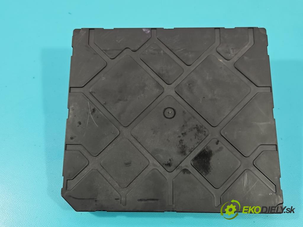 Skoda Octavia III 2013- 2.0 tdi 150 HP manual 110 kW 1968 cm3 5- riadiaca jednotka ostatné 5Q0937084Q