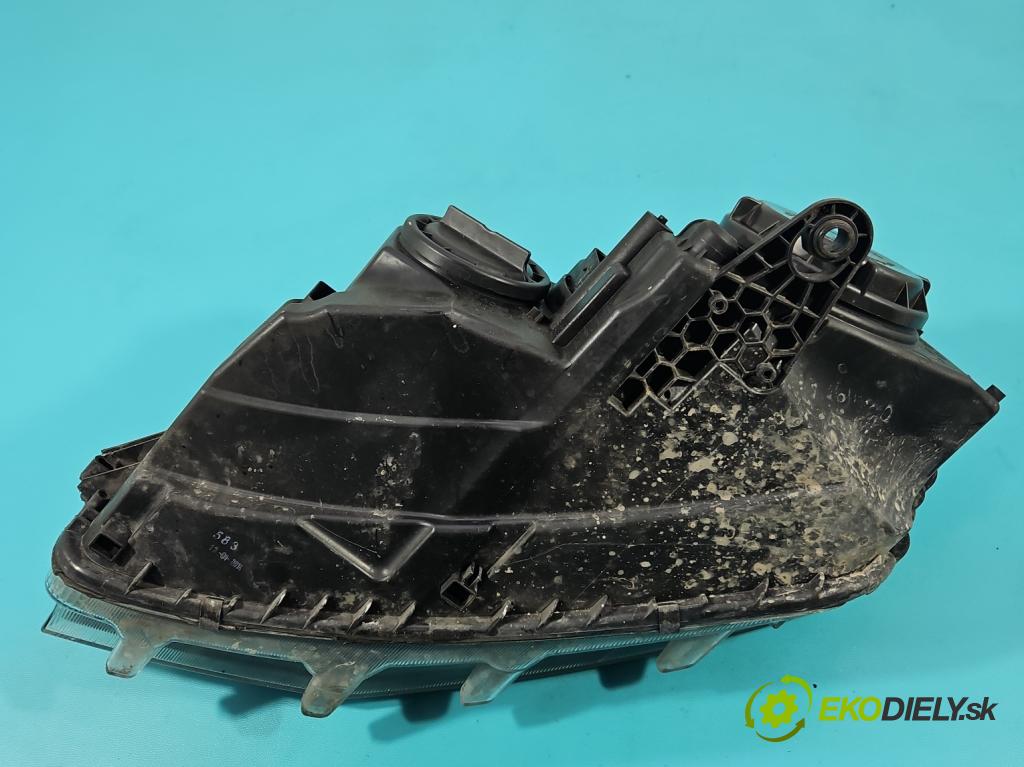 Skoda Octavia III 2013- 2.0 tdi 150 HP manual 110 kW 1968 cm3 5- Reflektor: pravý 5E1941016 (Svetlo predné pravé)