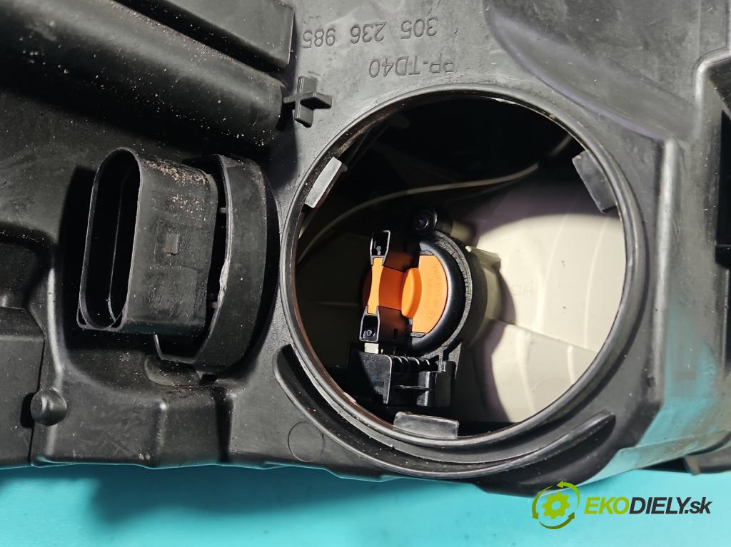 Skoda Octavia III 2013- 2.0 tdi 150 HP manual 110 kW 1968 cm3 5- Reflektor: pravý 5E1941016 (Svetlo predné pravé)