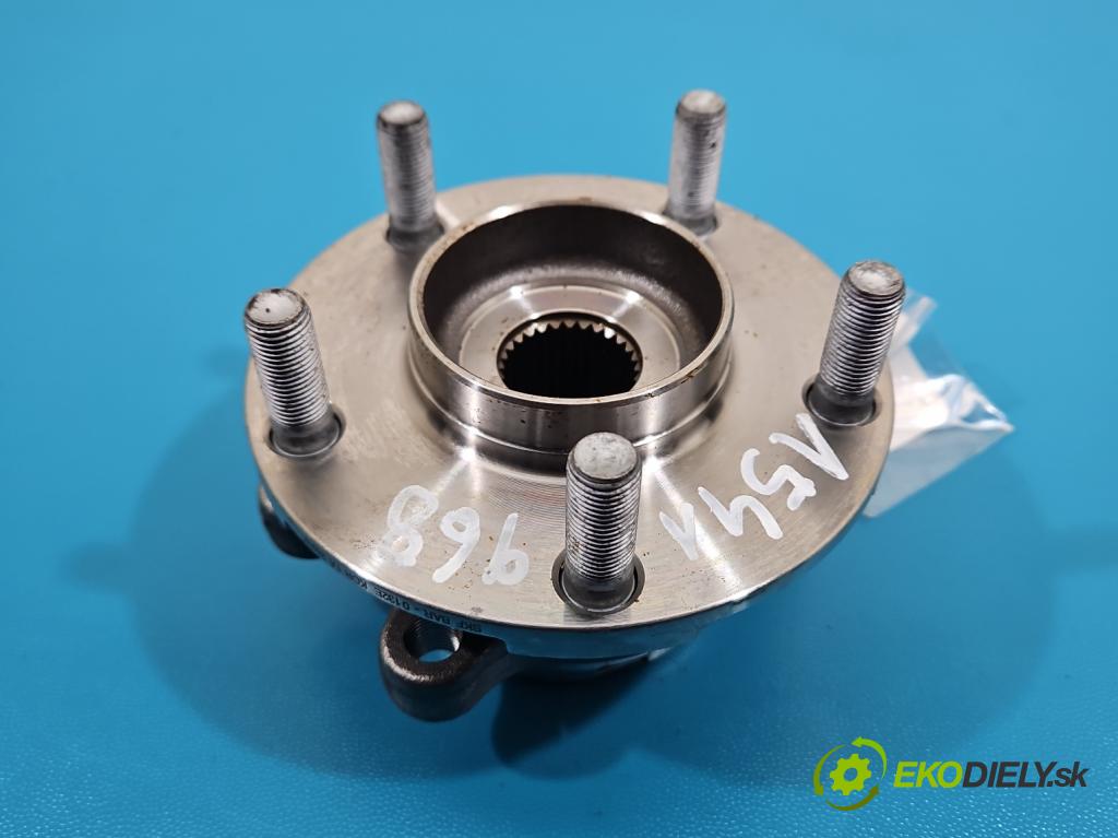 Nissan Murano Z50 2003-2008 3.5 V6 234KM automatic 172 kW 3498 cm3 5- náboj levé  (Náboj kola)