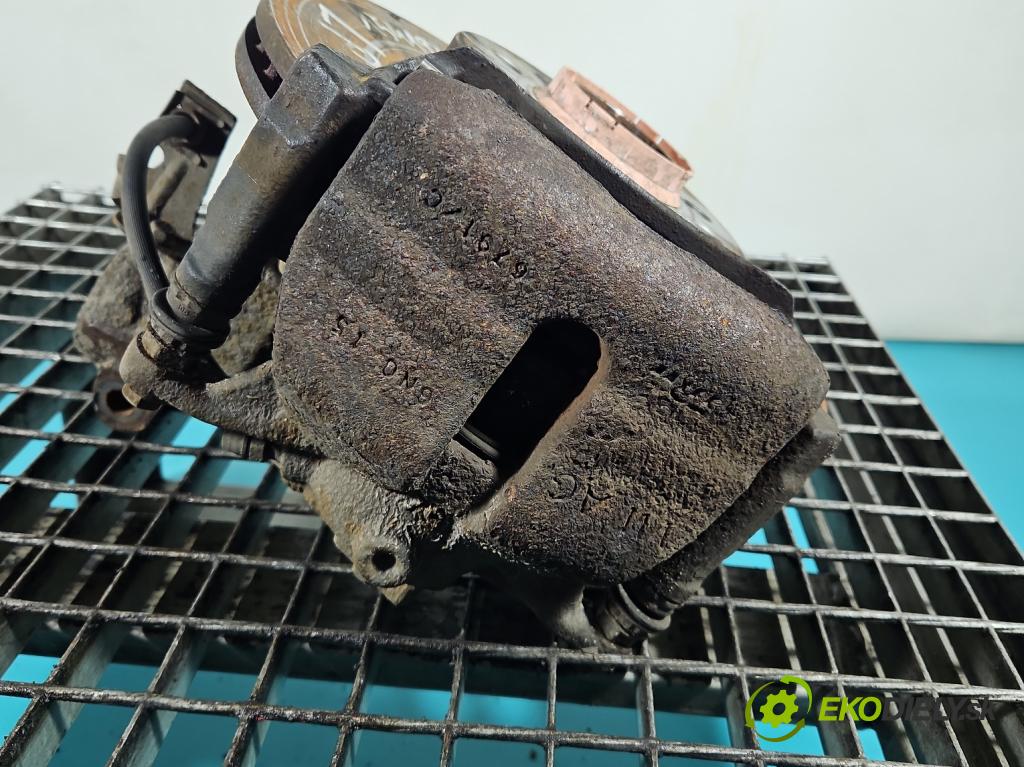 Skoda Octavia III 2013- 2.0 tdi 150 HP manual 110 kW 1968 cm3 5- brzdič predné ľavý  (Kľučka dverí ostatné)