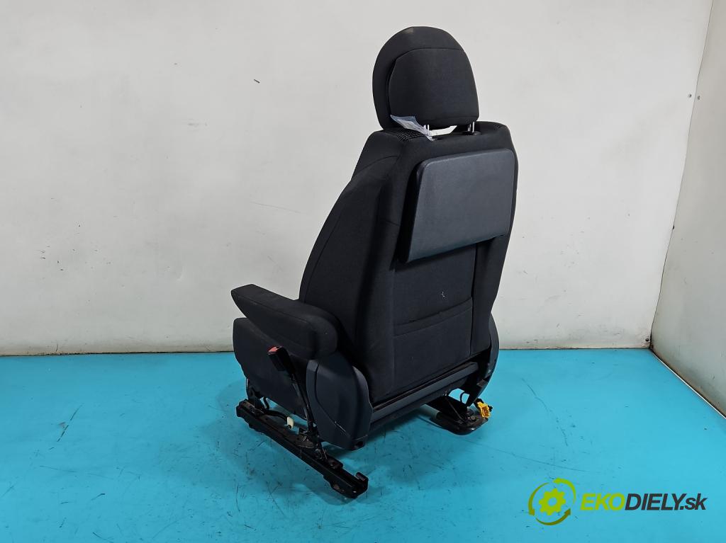 Peugeot 5008 I 2009-2017 1.6 hdi 111KM manual 82 kW 1560 cm3 5- Sedadlo pravý  (Sedadlo)