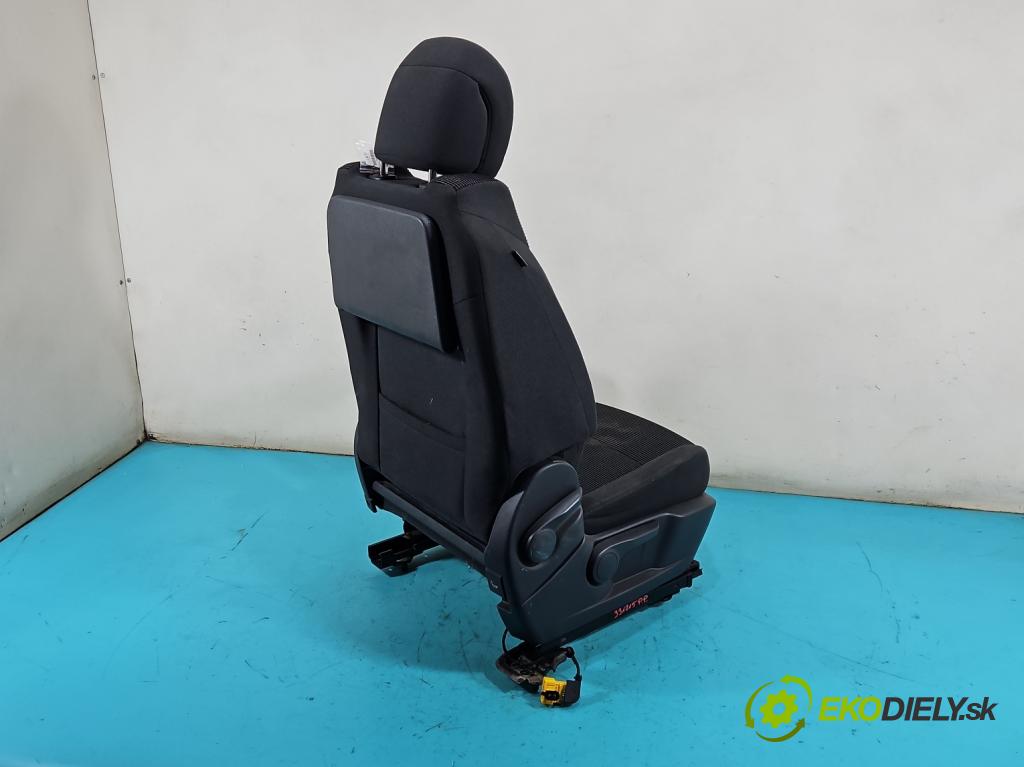 Peugeot 5008 I 2009-2017 1.6 hdi 111KM manual 82 kW 1560 cm3 5- Sedadlo pravý  (Sedadlo)