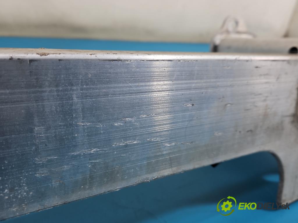 Peugeot 2008 II 2019- 1.2 12V 131 HP automatic 96 kW 1199 cm3 5- výstuha nárazník predné 9826115680