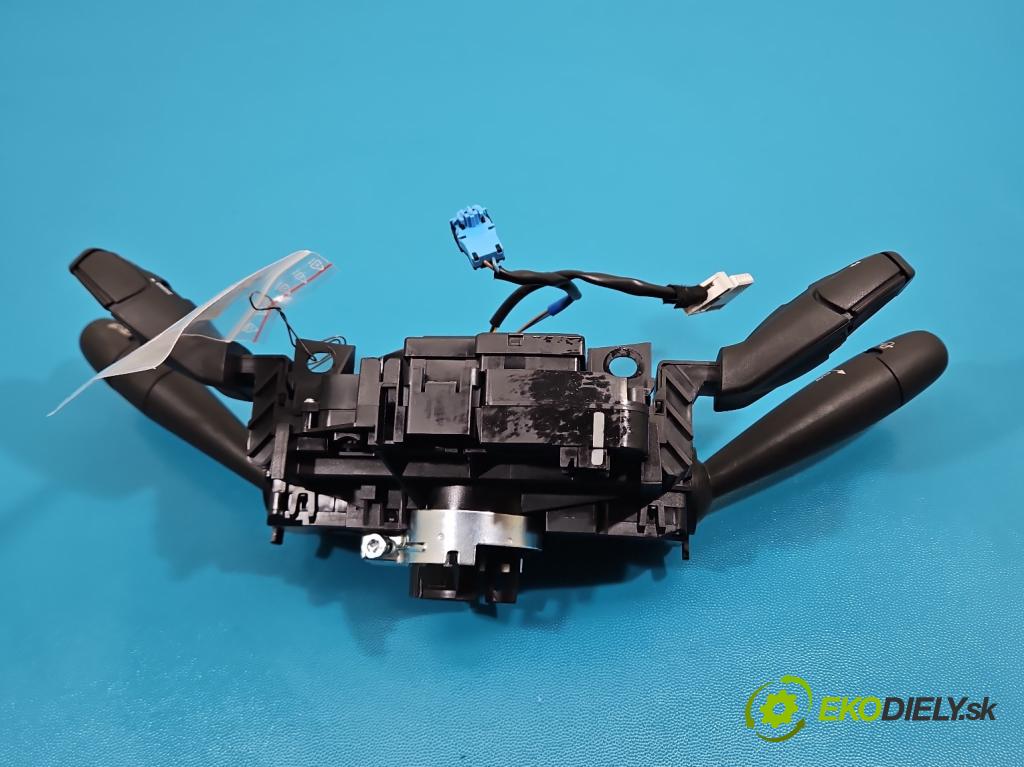 Peugeot 5008 I 2009-2017 1.6 hdi 111KM manual 82 kW 1560 cm3 5- prepínač komplex: 96773911XT (Prepínacie páčky pod volantom)