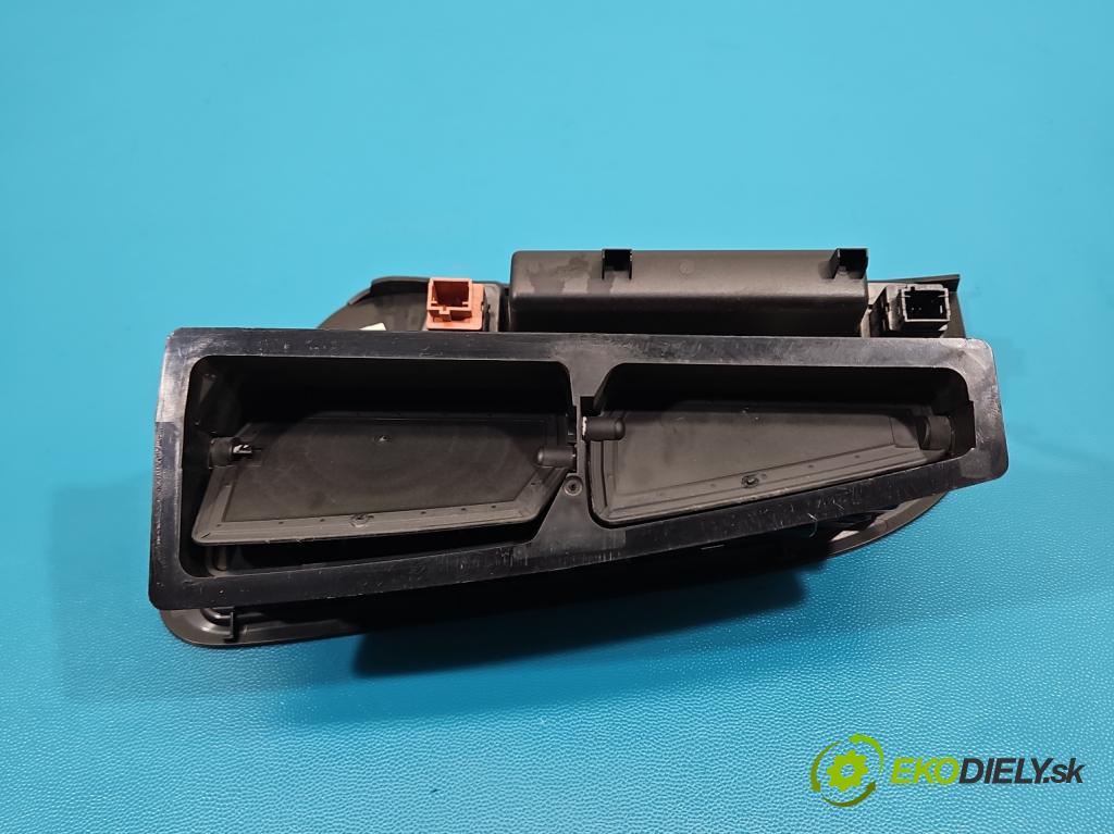 Peugeot 5008 I 2009-2017 1.6 hdi 111KM manual 82 kW 1560 cm3 5- Mřížka: kúrenia stredová 9686527977 (Mriežka kúrenia (fukár))