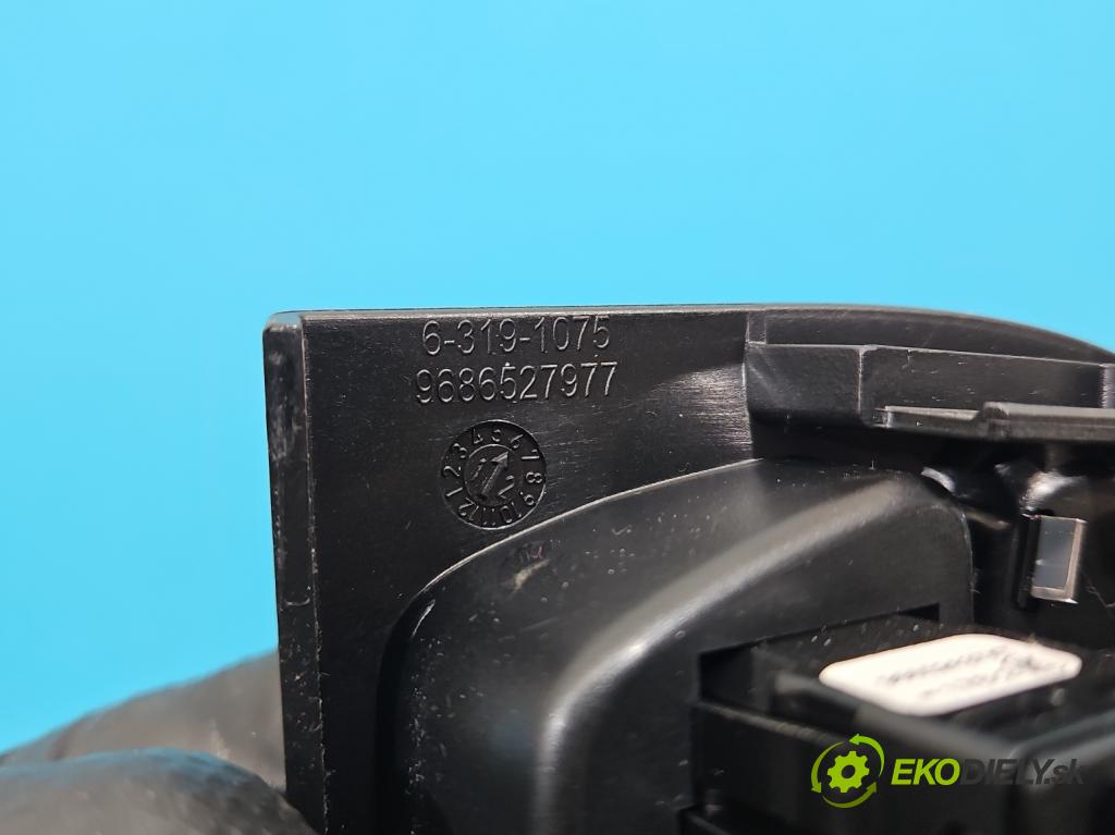 Peugeot 5008 I 2009-2017 1.6 hdi 111KM manual 82 kW 1560 cm3 5- Mřížka: kúrenia stredová 9686527977 (Mriežka kúrenia (fukár))