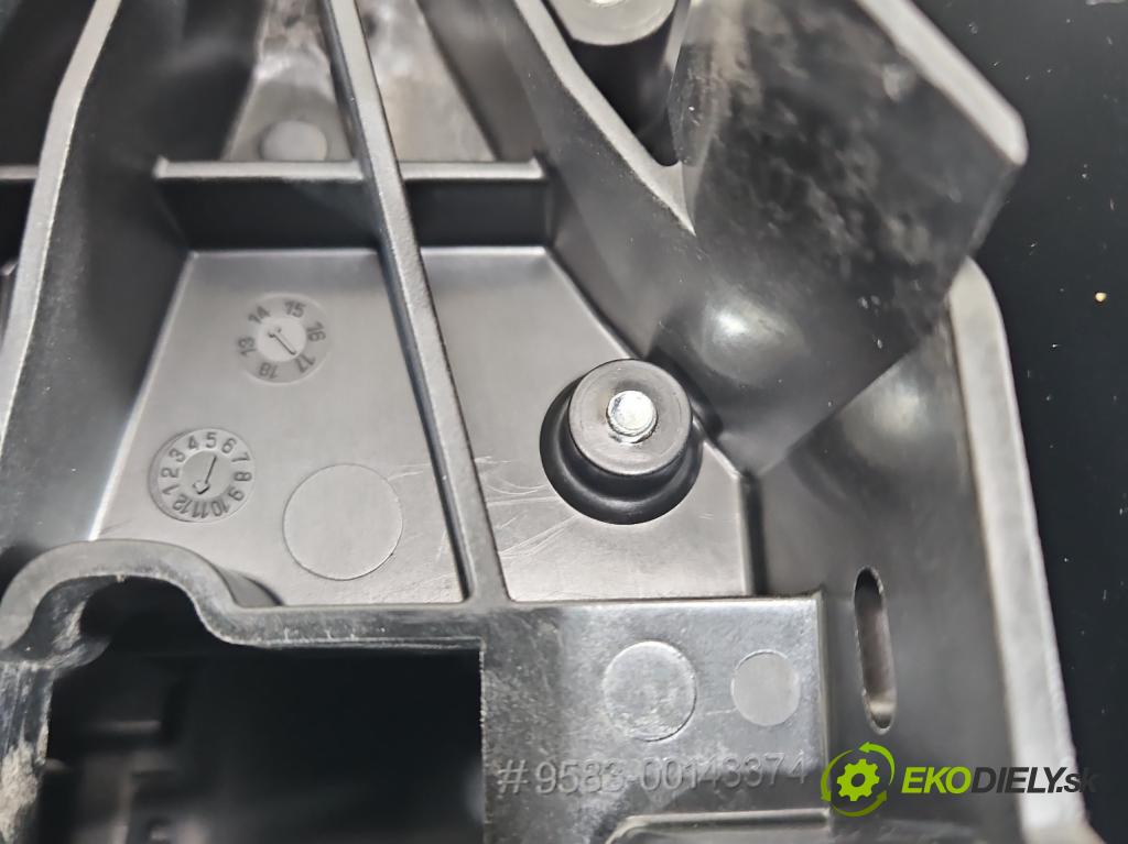 Citroen C4 Cactus 2014-2020 1.6 hdi 92 HP automatic 68 kW 1560 cm3 5- operadlo (Lakťová opierka)