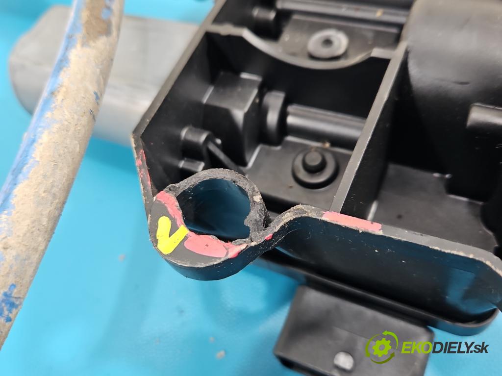 Peugeot 5008 I 2009-2017 1.6 hdi 111KM manual 82 kW 1560 cm3 5- Brzda manuál: elektrický: 9673081580 (Ručná brzda)