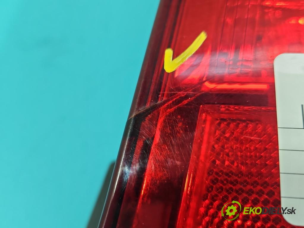 Kia Carnival II 2005-2014 2.9 crdi 185 HP manual 136 kW 2902 cm3 5- svetlo / reflektor zadné pravé 924-4D1 (Kľučka dverí ostatné)