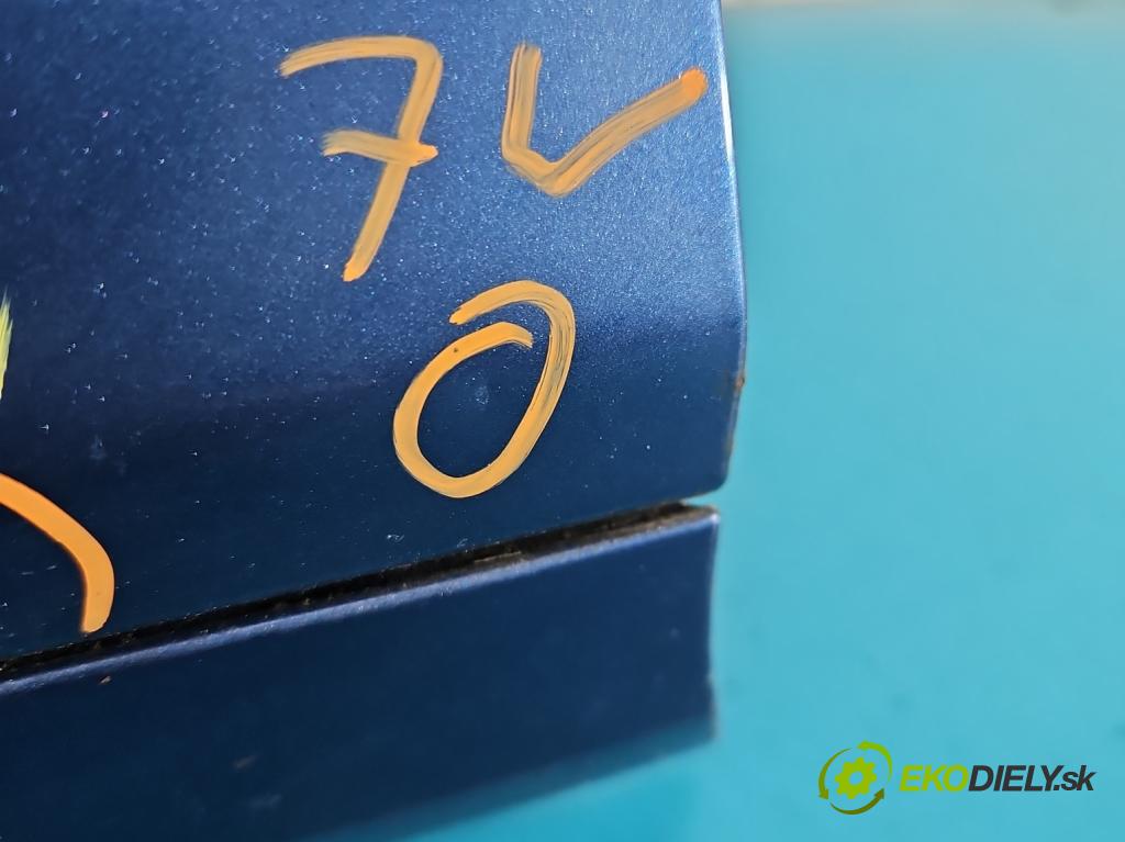 Audi A3 8P 2003-2012 2.0 tdi 140 hp manual 103 kW 1999 cm3 5- dveře přední levé  (Klika dveří ostatní)