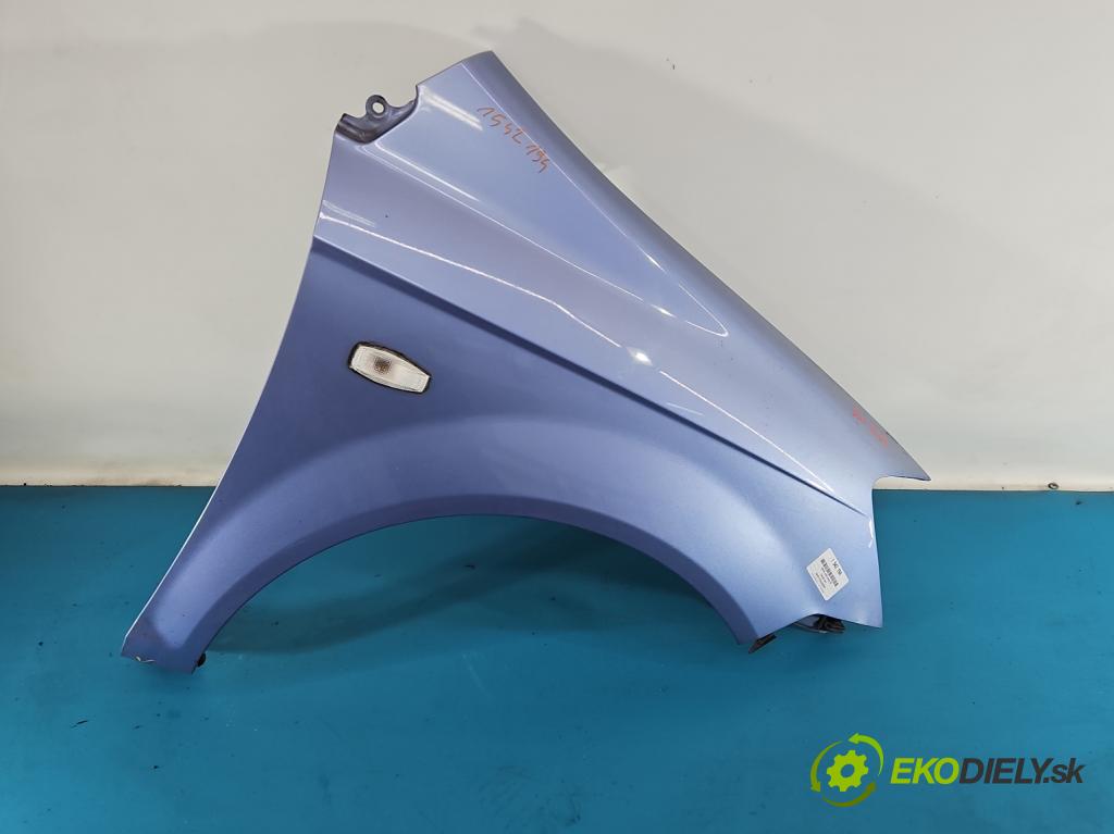 Hyundai Getz 1.1 63 HP manual 46 kW 1086 cm3 3- blatník predné pravý  (Kľučka dverí ostatné)