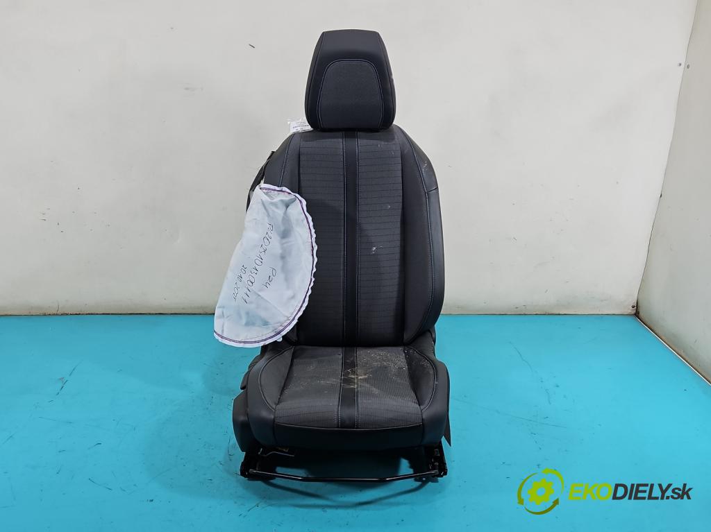 Peugeot 2008 II 2019- 1.2 12V 131 HP automatic 96 kW 1199 cm3 5- Sedačka pravý  (Sedadlo)