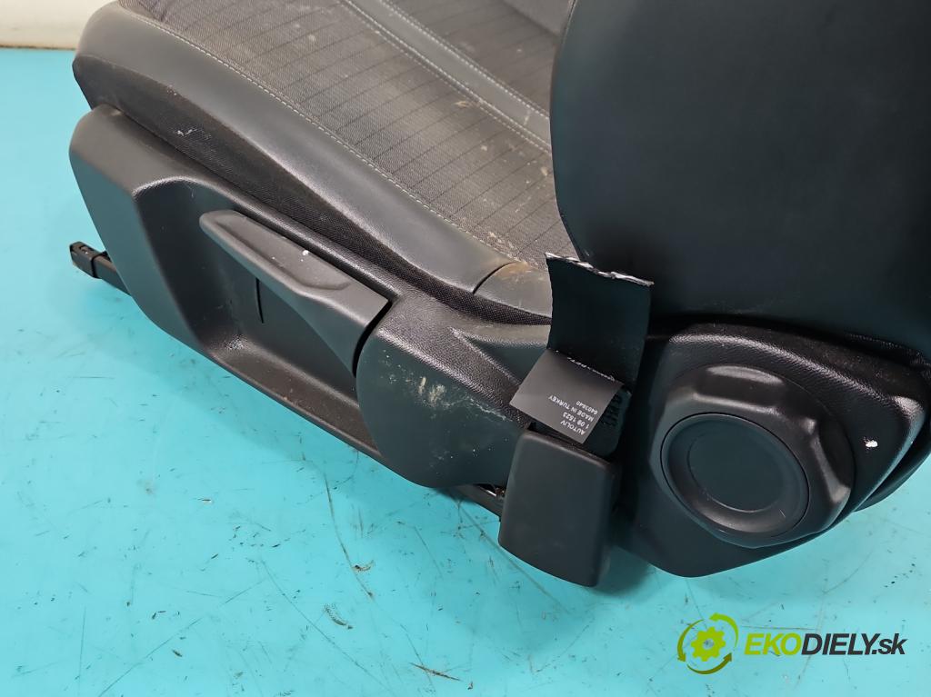 Peugeot 2008 II 2019- 1.2 12V 131 HP automatic 96 kW 1199 cm3 5- Sedačka ľavý (Sedadlo)