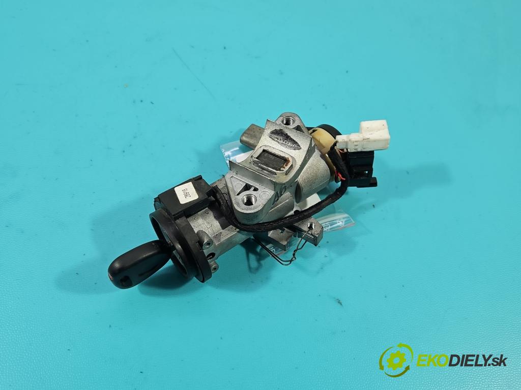 Mitsubishi Carisma 1.6 16V 103 HP manual 76 kW 1597 cm3 5- Spínačka  (Spínacia skrinka)