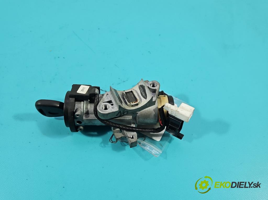 Mitsubishi Carisma 1.6 16V 103 HP manual 76 kW 1597 cm3 5- Spínačka  (Spínacia skrinka)