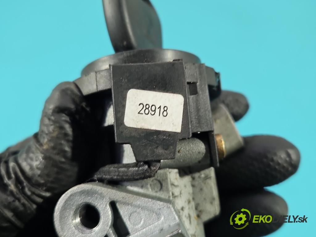 Mitsubishi Carisma 1.6 16V 103 HP manual 76 kW 1597 cm3 5- Spínačka  (Spínacia skrinka)