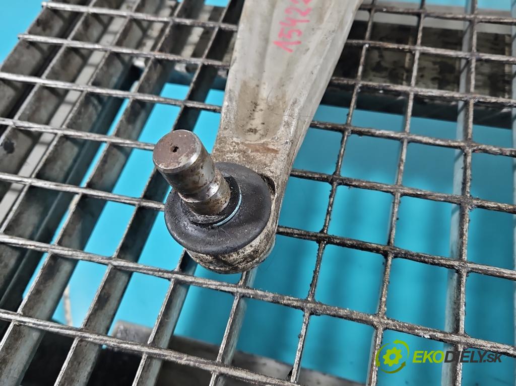 Opel Signum 2.2 dti 125 HP automatic 92 kW 2171 cm3 5- predné ľavý  (Kľučka dverí ostatné)