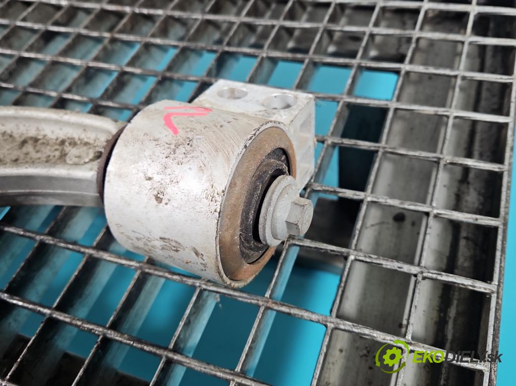 Opel Signum 2.2 dti 125 HP automatic 92 kW 2171 cm3 5- predné ľavý  (Kľučka dverí ostatné)