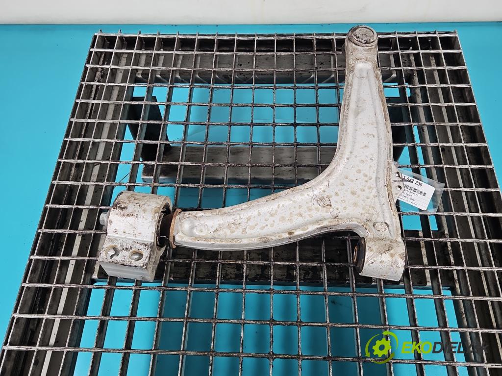 Opel Signum 2.2 dti 125 hp automatic 92 kW 2171 cm3 5- přední pravý  (Klika dveří ostatní)