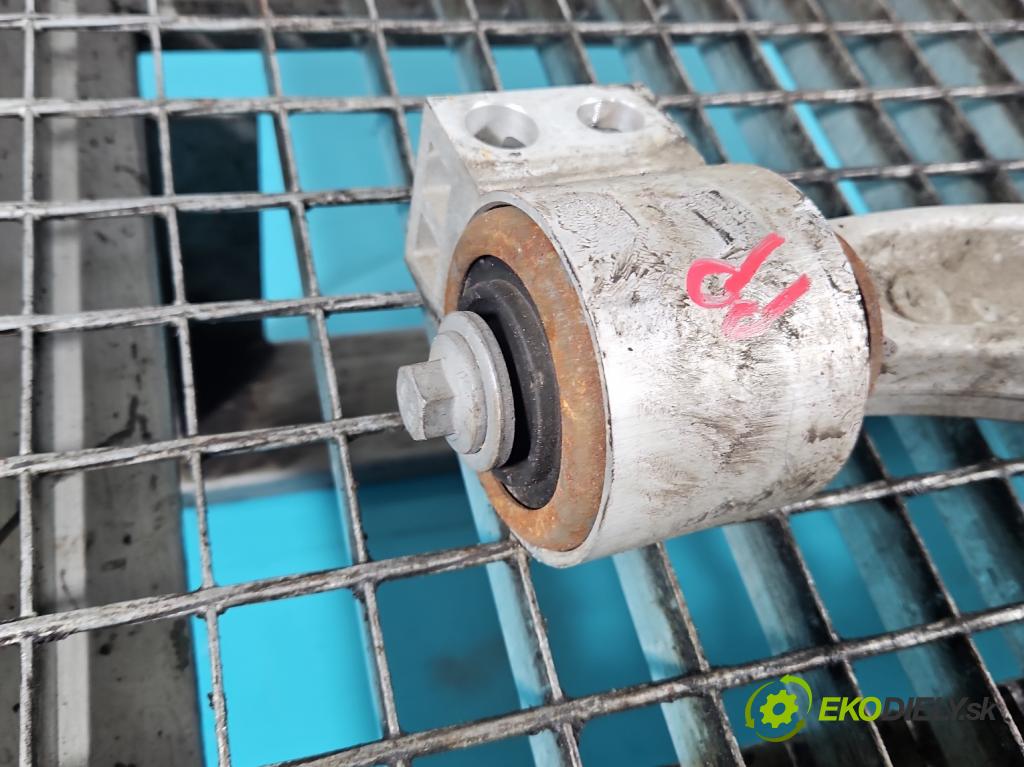 Opel Signum 2.2 dti 125 hp automatic 92 kW 2171 cm3 5- přední pravý  (Klika dveří ostatní)